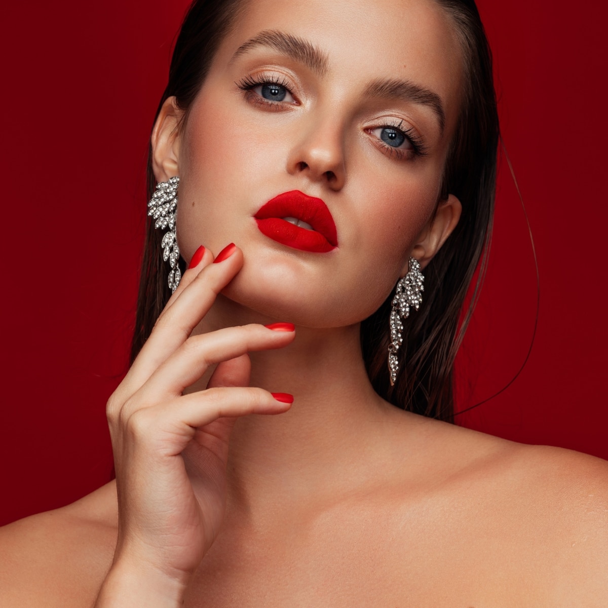 The Celebrity Makeup Artist Trick to the Perfect July 4th Red Lip