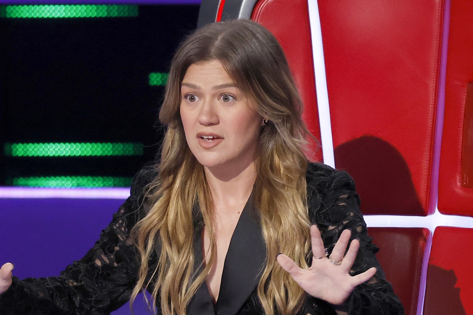 Here’s Absolutely Everything That Has Unfolded Between Kelly Clarkson And The Brooklyn Store Over The Last 48 Hours