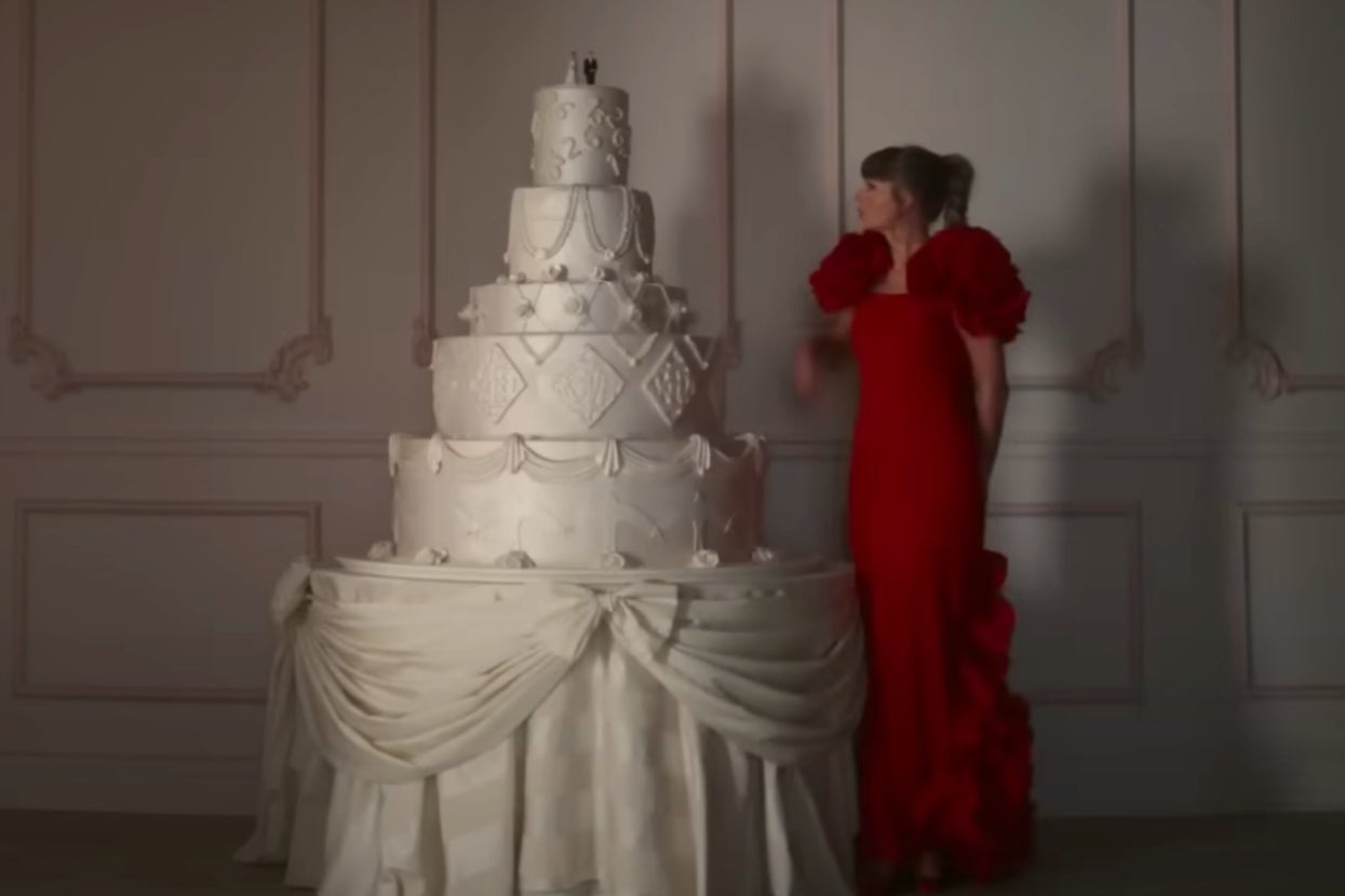 Build Your Dream Wedding Cake And We’ll Reveal Your Dress Silhouette
